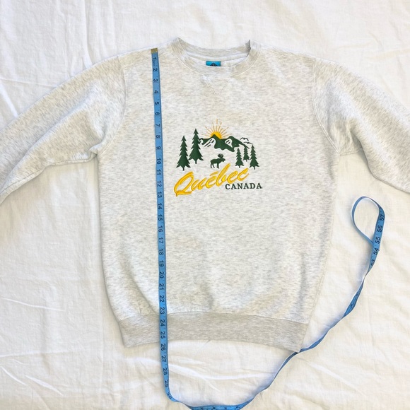 Quebec Embroidered Crewneck Sweatshirt - Picture 4 of 12
